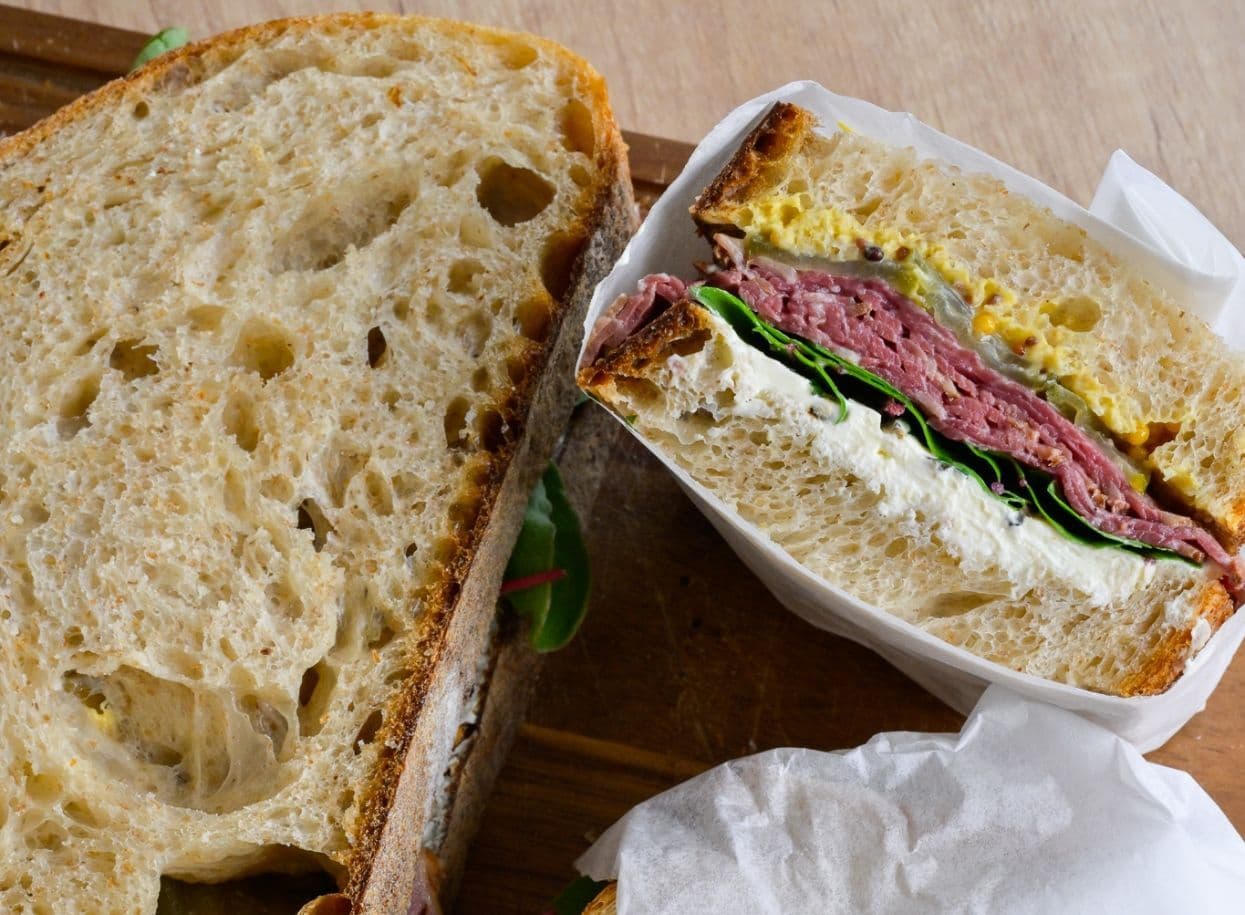 RECEPT na ultimátní PASTRAMI SANDWICH s Lučinou.jpg