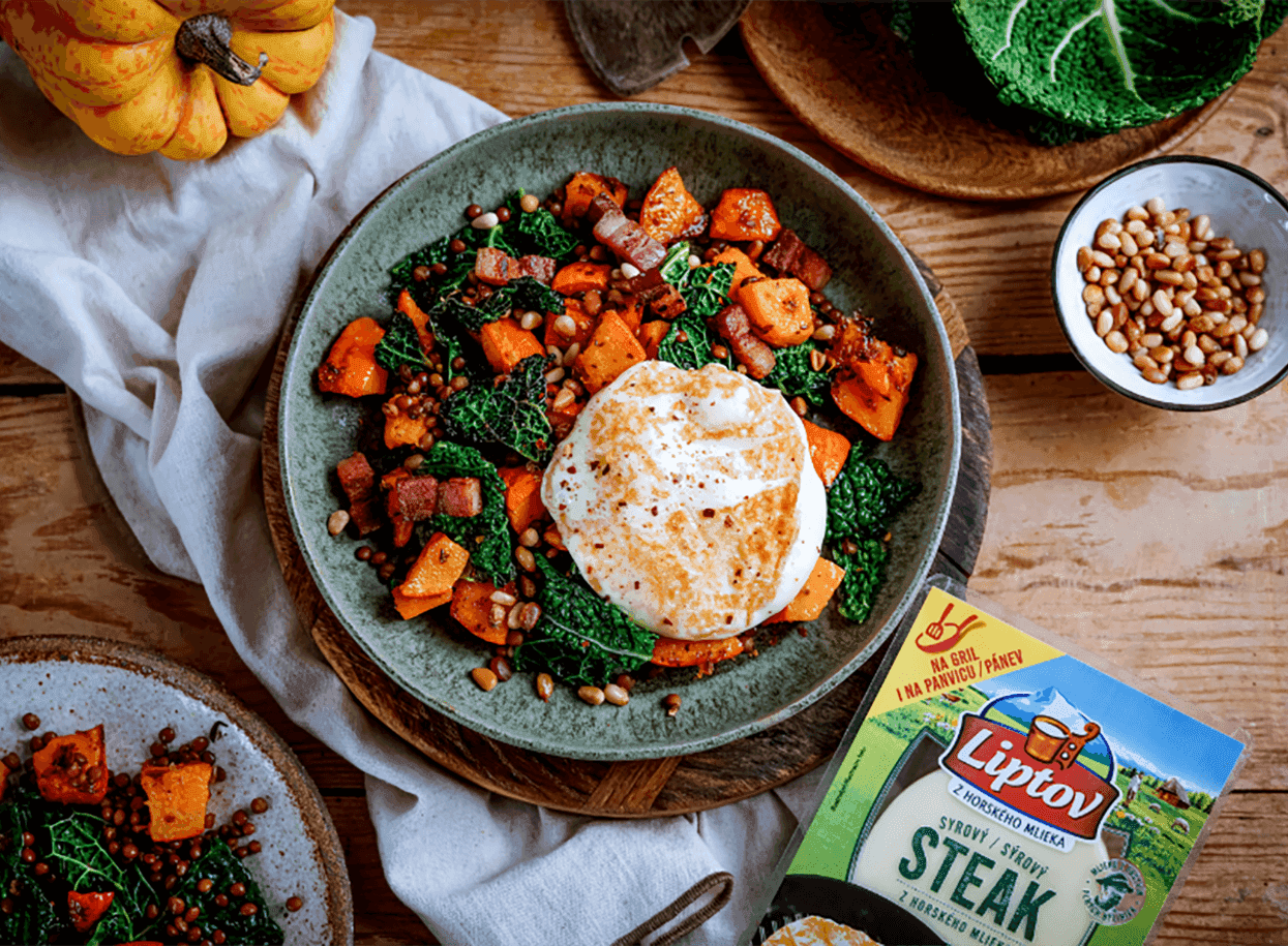 teply-tekvicovy-salat-so-syrovym-steakom_1245x915px (1).png